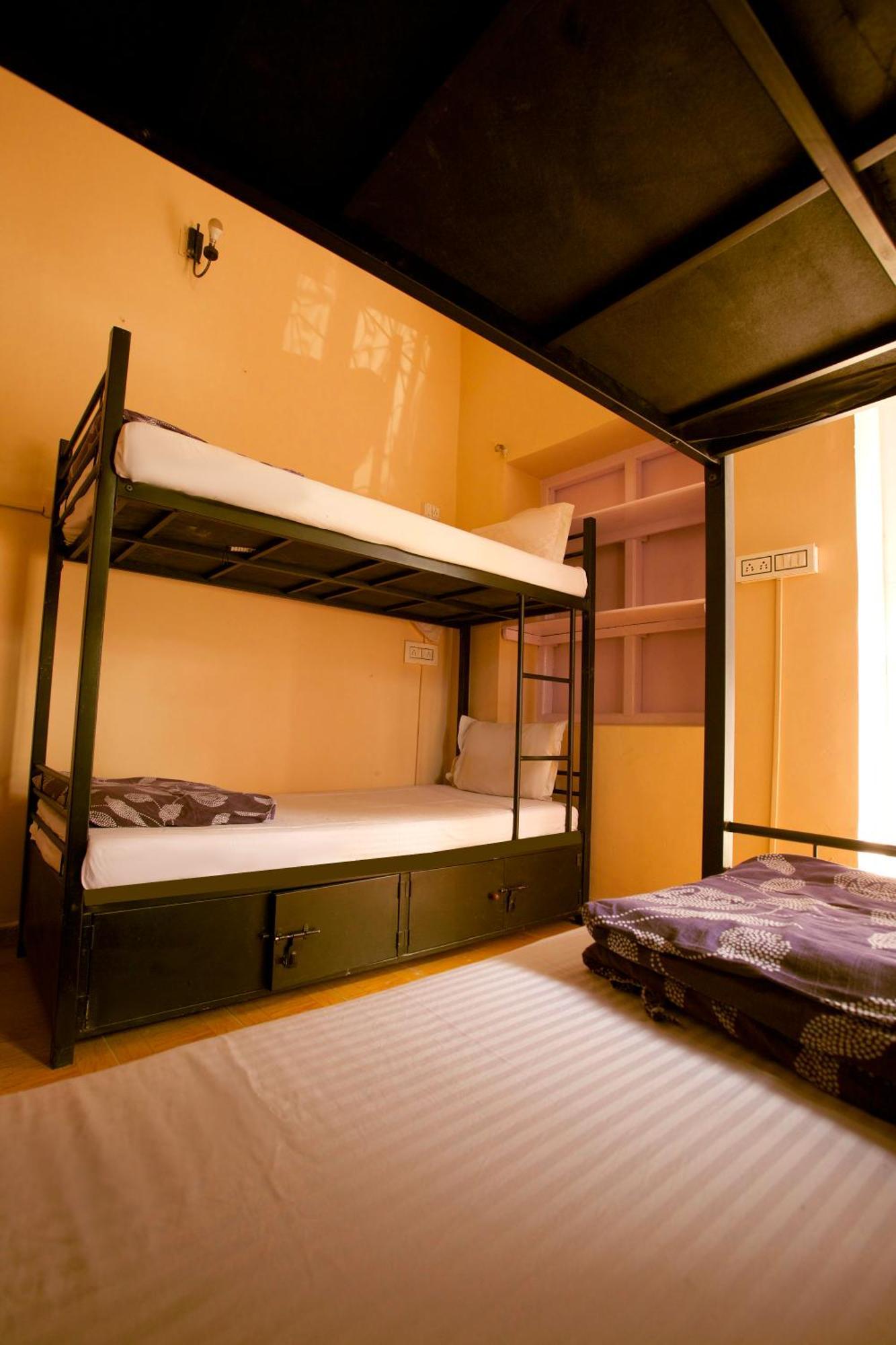 Reflections Guest House 乌提 外观 照片