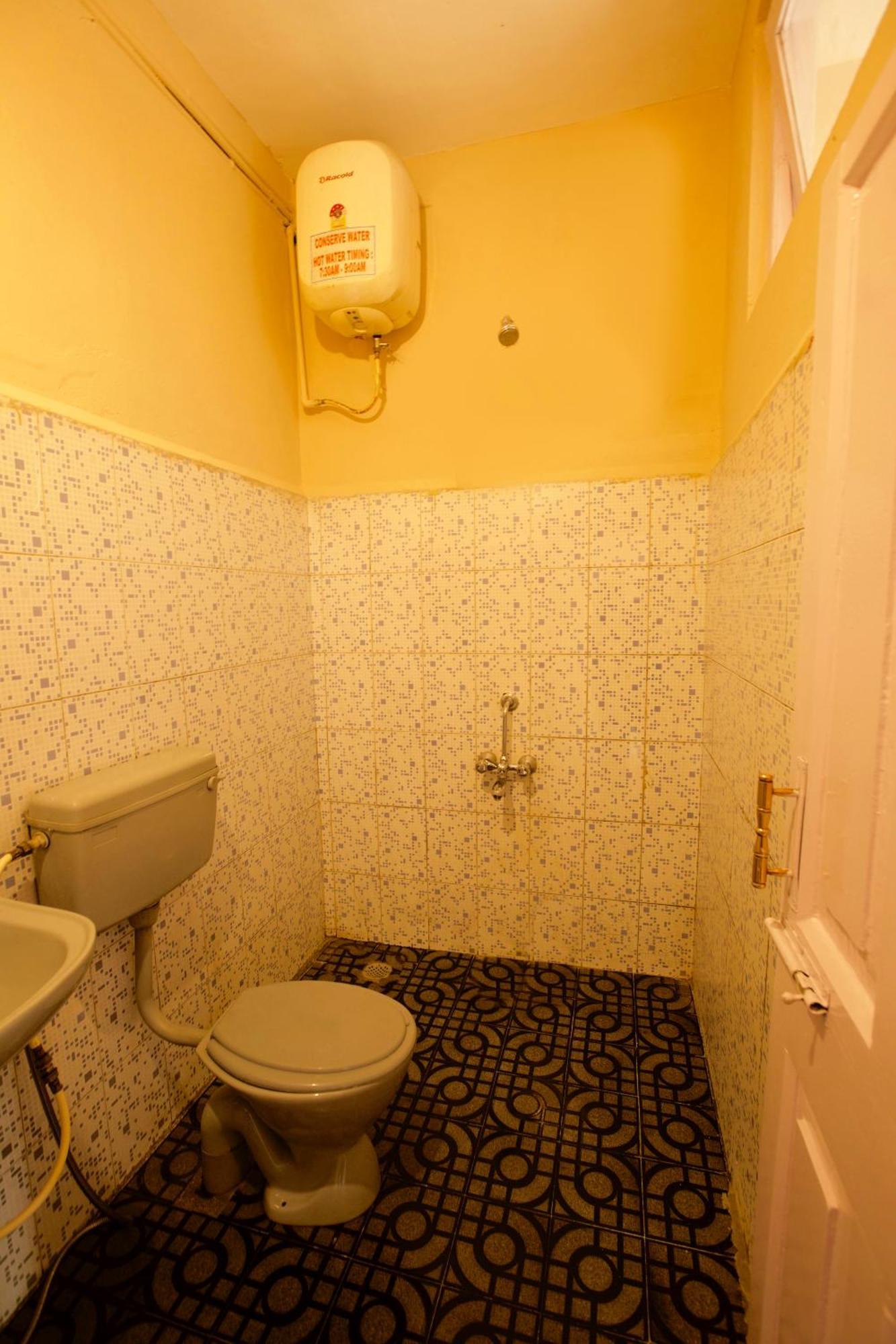 Reflections Guest House 乌提 外观 照片